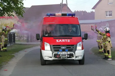 Przekazanie lekkiego samochodu pożarniczego