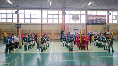 Każda z ekip otrzymała też flagę, kt&oacute;rą godnie prezentowała podczas rozpoczęciu oraz zakończenia turnieju
