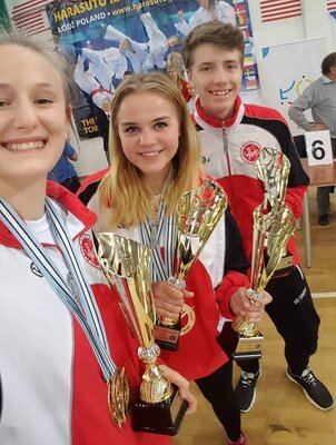Selfie  Karatek&oacute;w z Trofeami